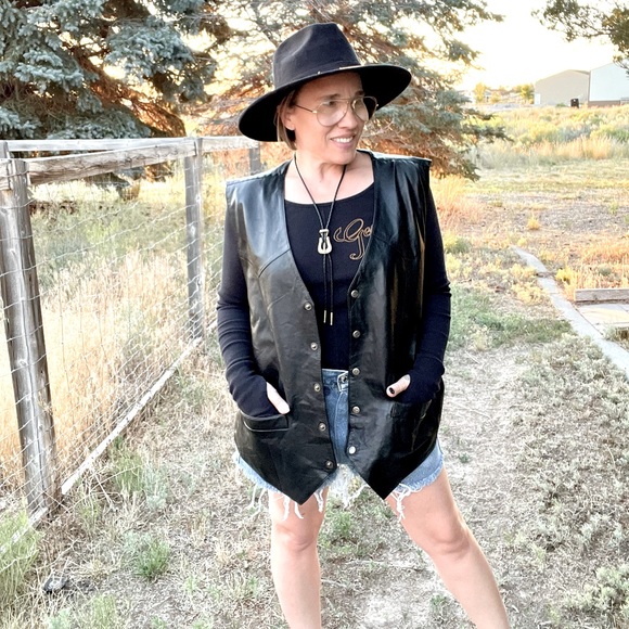 Vintage 100% Leather Biker Snap Front Motorcycle Vest Size 3XL - Picture 2 of 8